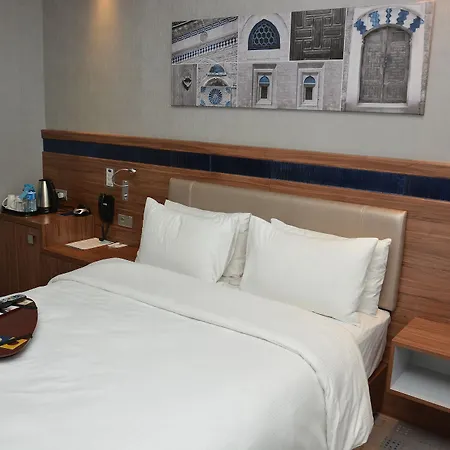 Hotel Hampton By Hilton 3*