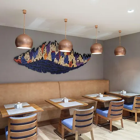 Hampton By Hilton Hotel 3*