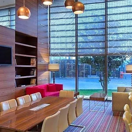 Hampton By Hilton 3*