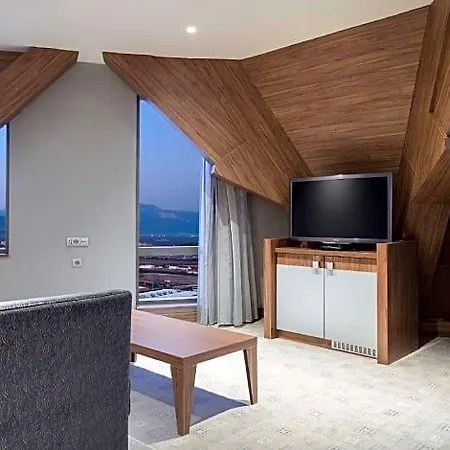 Hampton By Hilton Hotel 3*