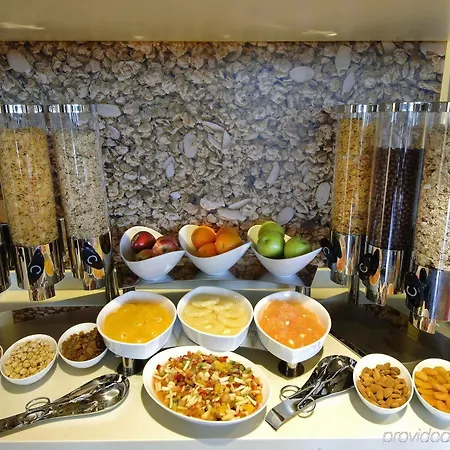 Hampton By Hilton 3*
