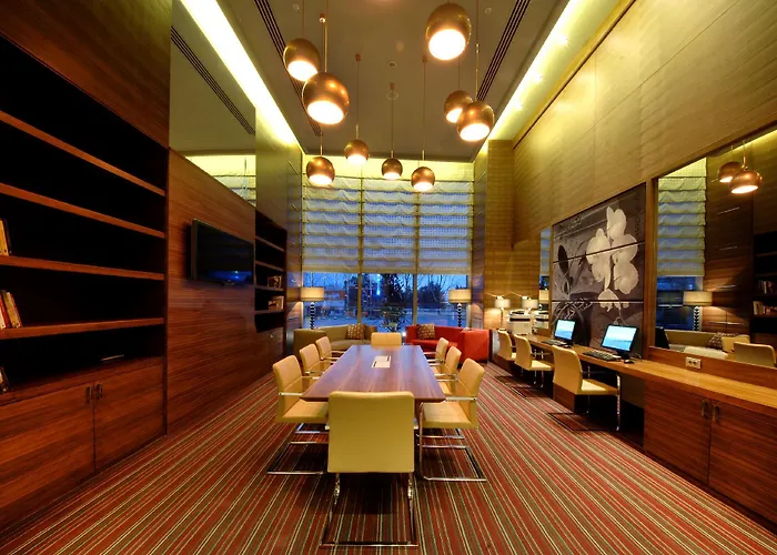 Hampton By Hilton Hotel 3*