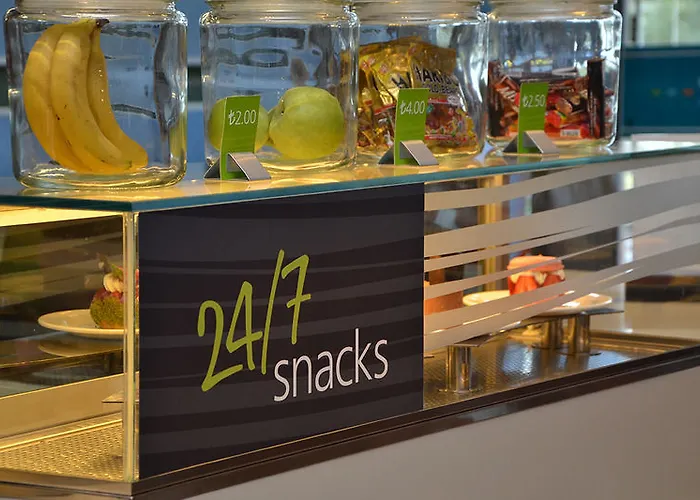 Hotel Hampton By Hilton 3*